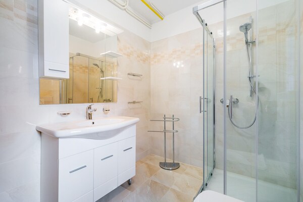 Foto van Comfortabel appartement met terras en tuin - Vakantiehuis in Medulin - BathRoom