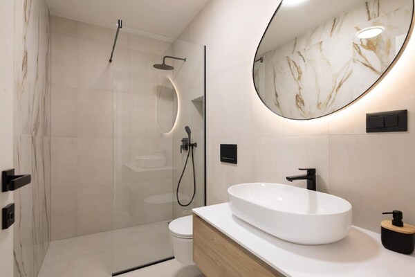 Foto van Luxe villa met zwembad en sauna - Vakantiehuis in Trogir - BathRoom