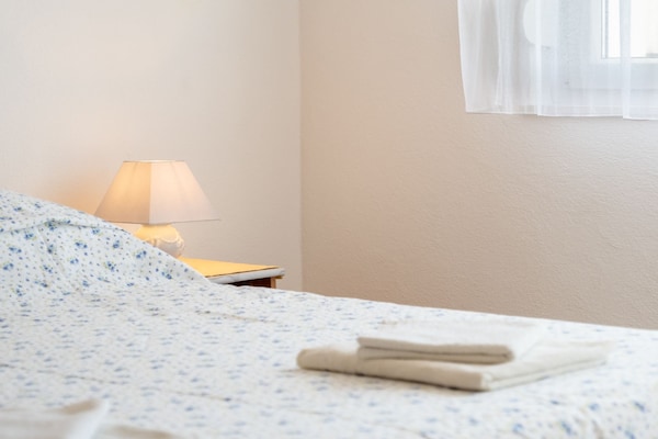 Foto van Charming Trogir Apartments with Balcony - Comfort One Bedroom Apartment - BedRoom