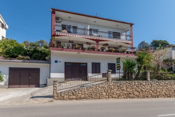 Foto van Charming Trogir Apartments with Balcony - One Bedroom Apartment - Outdoor