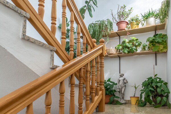 Foto van Charming Trogir Apartments with Balcony - One Bedroom Apartment - stairs
