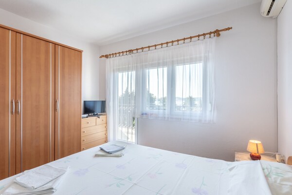 Foto van Charming Trogir Apartments with Balcony - One Bedroom Apartment - BedRoom