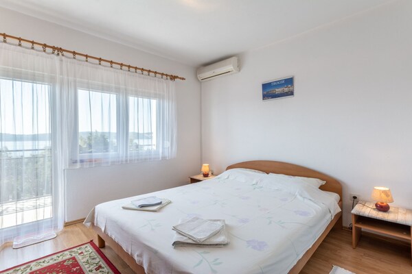Foto van Charming Trogir Apartments with Balcony - One Bedroom Apartment - BedRoom