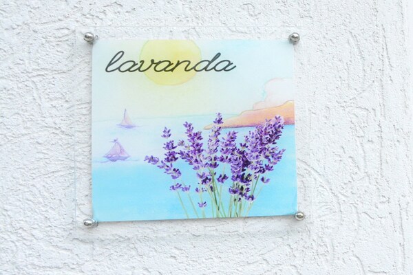 Foto van Blissful Bay Apartments Vrboska - Classic Two Bedroom Apartment with Terrace - Indoor