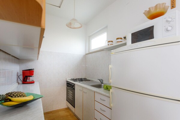 Foto van Charming and Tranquil Krk Center Apartment - One Bedroom Apartment with Balcony - Kitchen