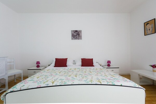 Foto van Charming and Tranquil Krk Center Apartment - One Bedroom Apartment with Balcony - BedRoom