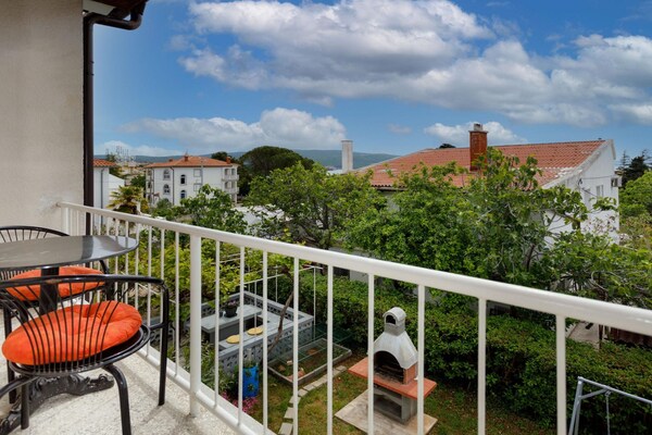 Foto van Charming and Tranquil Krk Center Apartment - One Bedroom Apartment with Balcony - TerraceBalcony