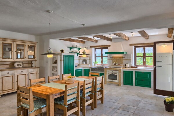 Foto van Authentic Villa Banić - Four Bedroom Villa With Pool - Kitchen