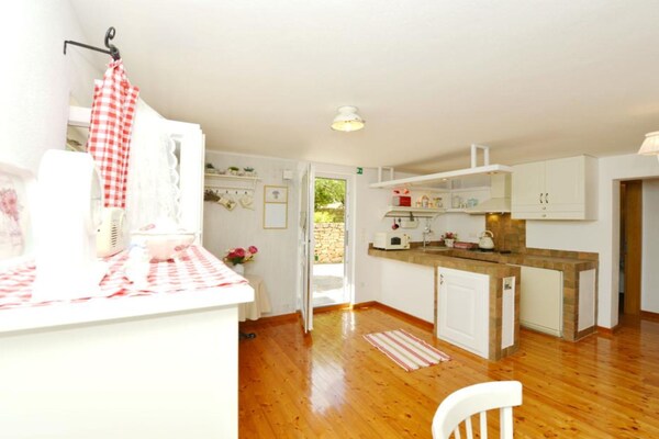 Foto van Bay House Rosohotnica - One Bedroom Apartment - Vakantiehuis in Vrboska - Kitchen