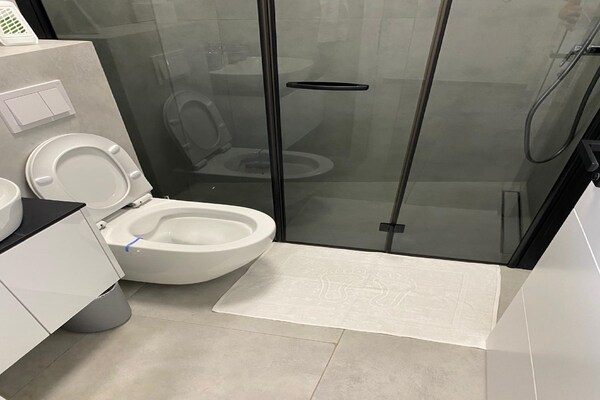 Foto van Luxury Apartments Villa Aspira - Studio Apartment with Terrace - BathRoom