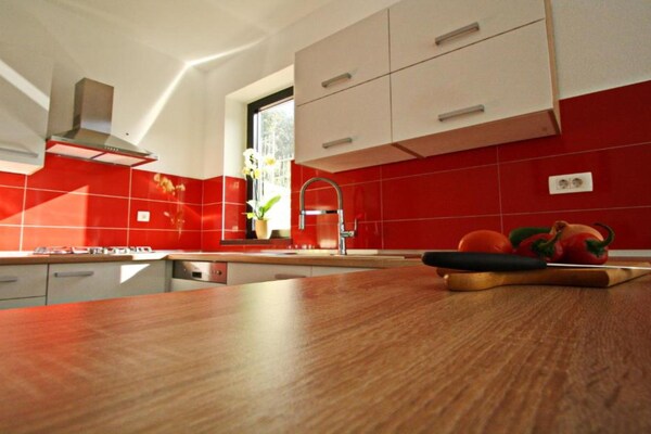 Foto van Beachfront Luxury Villa with Private Pool and Stunning Sea Views - Kitchen