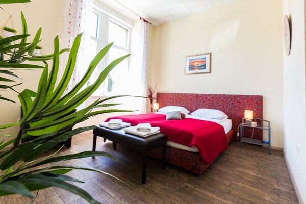 Foto van Charming and Historic Old Town Apartments - Double Room - BedRoom