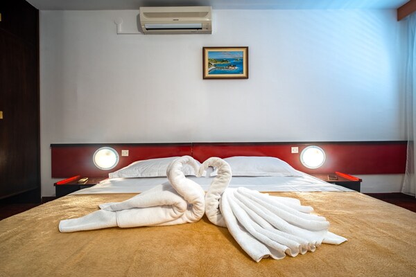 Foto van Double Room Sea View 9 - Vakantiehuis in Vis - BedRoom