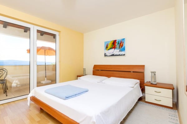 Foto van Classic One Bedroom Apartment with Sea View and Terrace - BedRoom