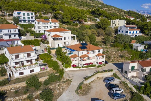 Foto van Comfort One Bedroom Apartment with Sea View and Terrace - Outdoor