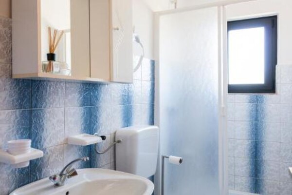 Foto van Comfort Villa Roza in Umag - 5 Bedroom With Pool - Vakantiehuis in Umag - BathRoom