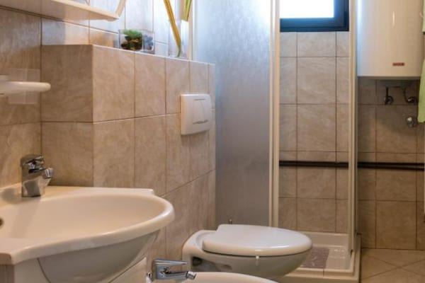 Foto van Comfort Villa Roza in Umag - 5 Bedroom With Pool - Vakantiehuis in Umag - BathRoom