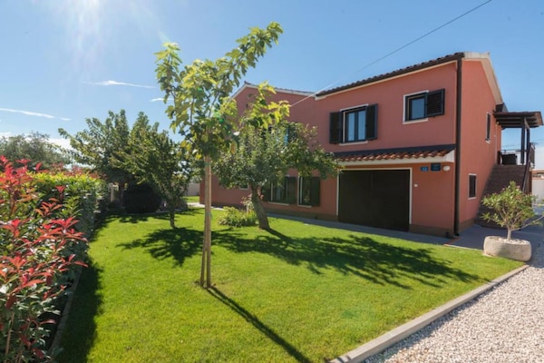 Foto van Comfort Villa Roza in Umag - 5 Bedroom With Pool - Vakantiehuis in Umag - Outdoor