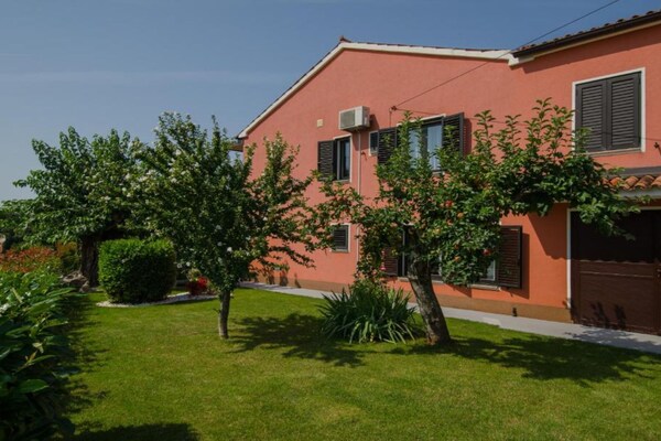 Foto van Comfort Villa Roza in Umag - 5 Bedroom With Pool - Vakantiehuis in Umag - Outdoor