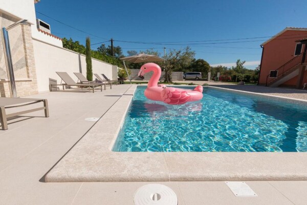 Foto van Comfort Villa Roza in Umag - 5 Bedroom With Pool - Vakantiehuis in Umag - Pool