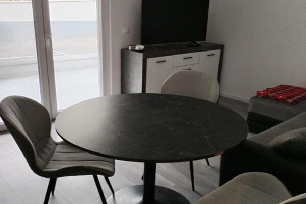 Foto van Classic One Bedroom Apartment with Terrace - Vakantiehuis in Povljana - LivingRoom