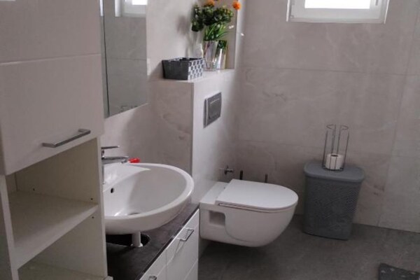 Foto van Classic One Bedroom Apartment with Terrace - Vakantiehuis in Povljana - BathRoom