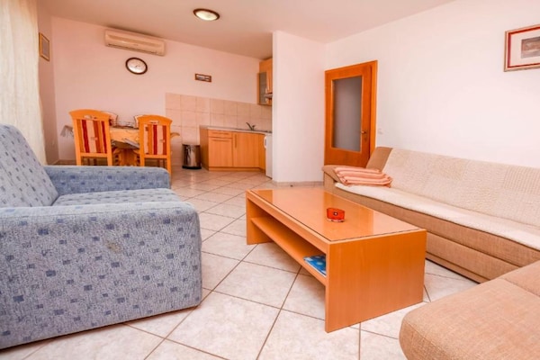 Foto van Aurel Suites- One Bedroom Apartment with Balcony - Vakantiehuis in Rogoznica - BedRoom