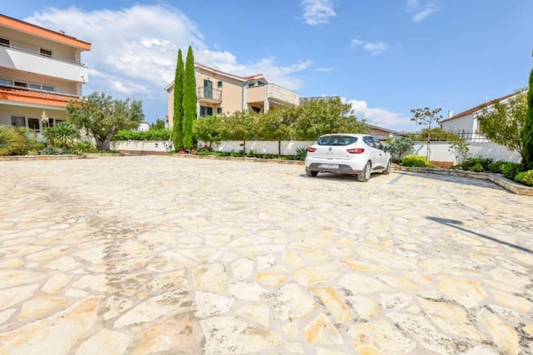 Foto van Aurel Suites- Classic Two Bedroom with Balcony - Vakantiehuis in Rogoznica - Outdoor