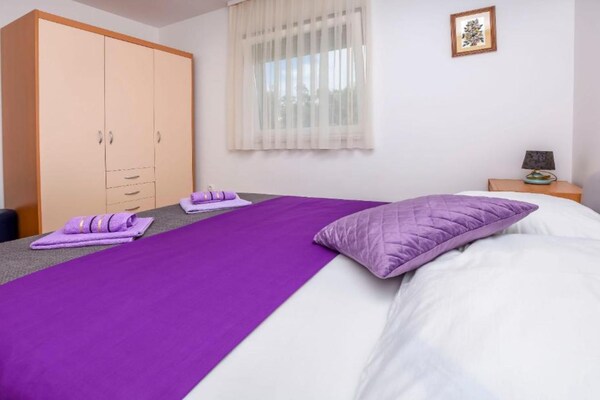 Foto van Aurel Suites- Classic Two Bedroom with Balcony - Vakantiehuis in Rogoznica - BedRoom