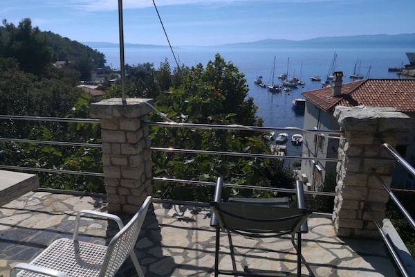 Foto van Comfort Kostrena Apartments Rijeka - One bedroom apartment with terrace (8) - Terrace