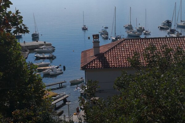 Foto van Comfort Kostrena Apartments Rijeka - One bedroom apartment with terrace (8) - Outdoor