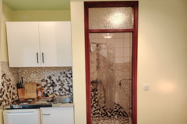 Foto van Comfort Kostrena Apartments Rijeka -Studio Apartment with terrace (7) - Kitchen