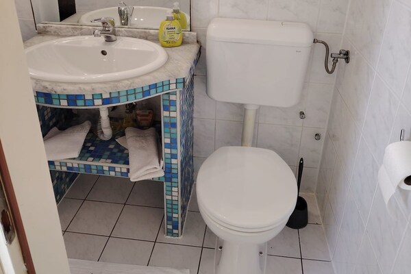 Foto van Comfort Kostrena Apartments Rijeka -Studio apartment with terrace near the sea (6) - BathRoom