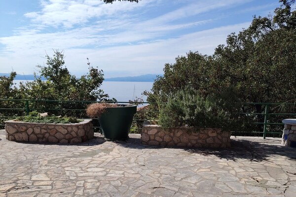 Foto van Comfort Kostrena Apartments Rijeka -Studio apartment with terrace near the sea (6) - Outdoor