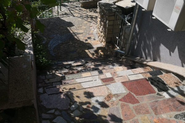 Foto van Comfort Kostrena Apartments Rijeka - Studio apartment (5) - Outdoor