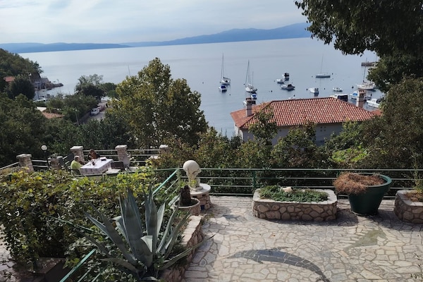 Foto van Comfort Kostrena Apartments Rijeka - Studio Apartment with balcony and sea view (4) - Outdoor