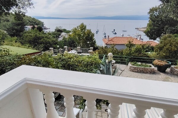 Foto van Comfort Kostrena Apartments Rijeka - Studio Apartment with balcony and sea view (4) - TerraceBalcony