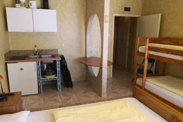Foto van Comfort Kostrena Apartments Rijeka - Studio Apartment with balcony and sea view (2) - BedRoom