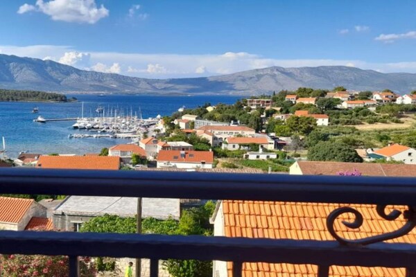 Foto van Comfort Apartments Lumbarda - Studio with SeaView - Vakantiehuis in Lumbarda - View