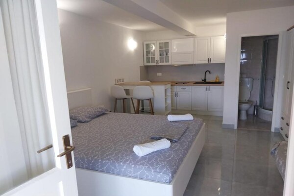 Foto van Comfort Apartments Lumbarda - Studio with SeaView - Vakantiehuis in Lumbarda - BedRoom