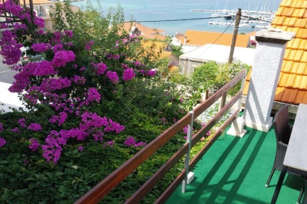 Foto van Comfort Apartments Lumbarda - TwoBedroom Apartment With SeaView - View