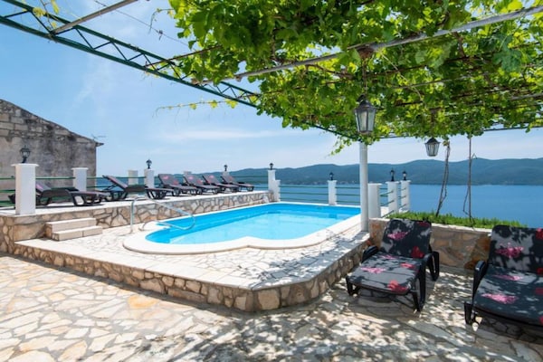 Foto van Beautiful Villa Anita - Four Bedroom Villa with Outdoor Swimming Pool - Pool