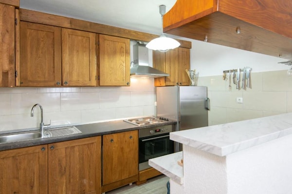 Foto van Beautiful Villa Anita - Four Bedroom Villa with Outdoor Swimming Pool - Kitchen