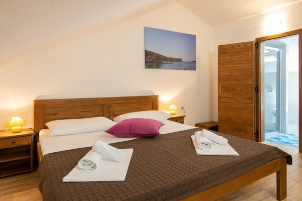 Foto van Beautiful Villa Anita - Four Bedroom Villa with Outdoor Swimming Pool - BedRoom