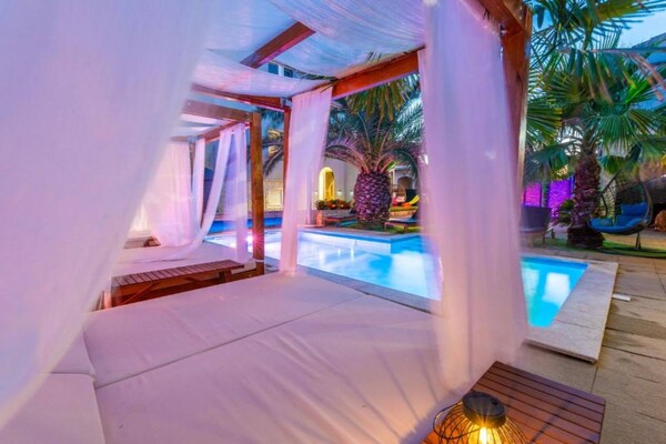 Foto van Bračić Premium Apartments with Outdoor Pool and Sauna - One Bedroom Apartment with Balcony - Pool