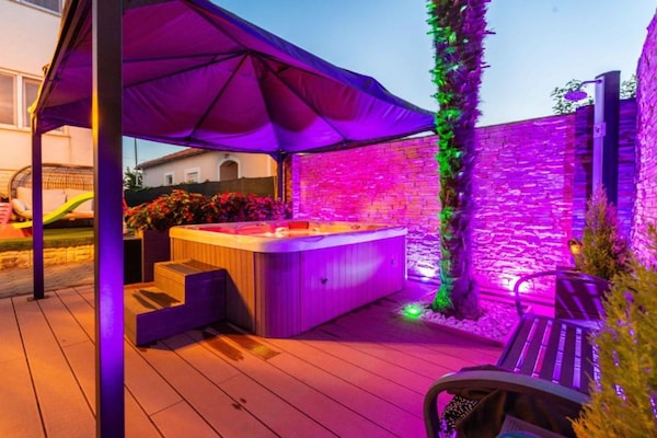 Foto van Bračić Premium Apartments with Outdoor Pool and Sauna - One Bedroom Apartment with Balcony - Spa