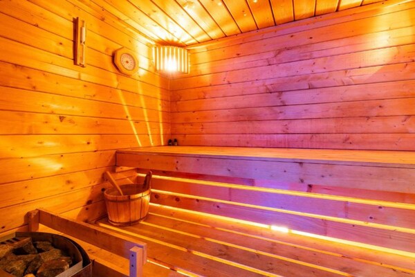Foto van Bračić Premium Apartments with Outdoor Pool and Sauna - Studio Apartment with Balcony - Sauna