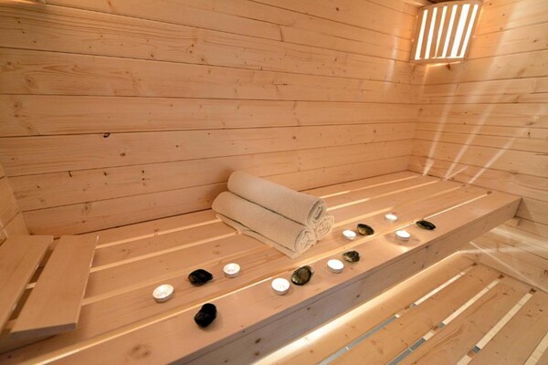 Foto van Bračić Premium Apartments with Outdoor Pool and Sauna - Studio Apartment with Balcony - Sauna