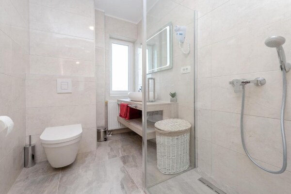 Foto van Bračić Premium Apartments with Outdoor Pool and Sauna - Superior Two Bedroom Apartment with Terrace - BathRoom