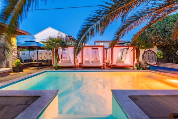 Foto van Bračić Premium Apartments with Outdoor Pool and Sauna - Superior Two Bedroom Apartment with Terrace - Pool